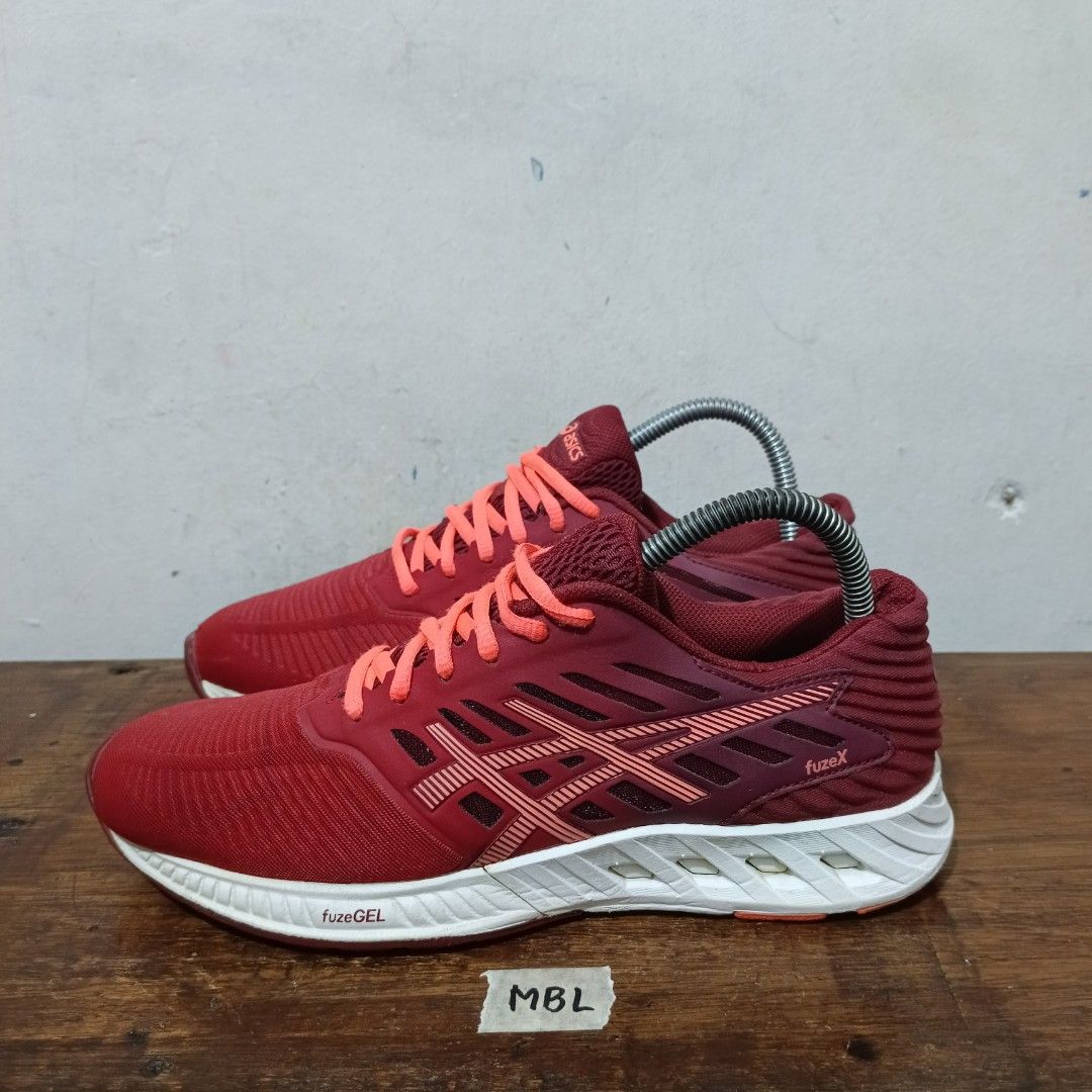 Sepatu deals asics fuzex