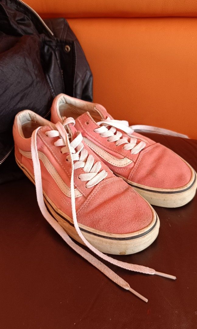 Sepatu vans pink size 38 Fesyen Pria Sepatu Sneakers di Carousell