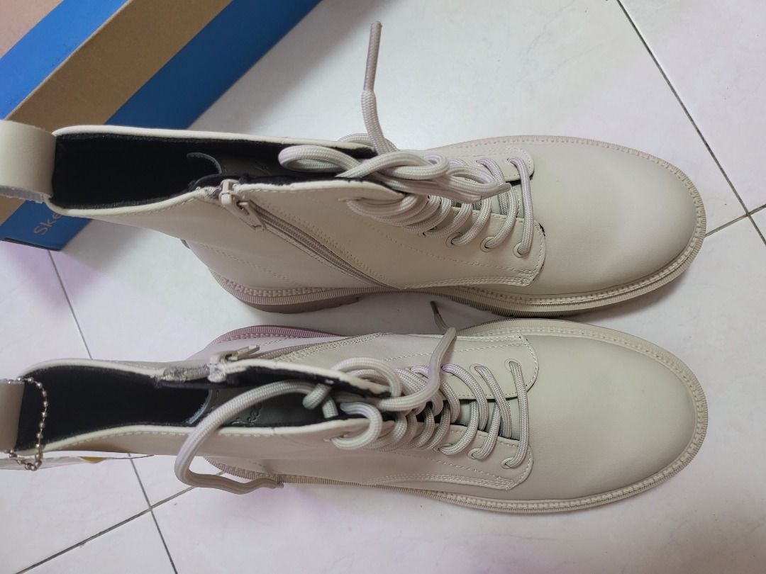 Skechers USA White Boots Walking Shoes Flats Memory Foam US9.5 UK6