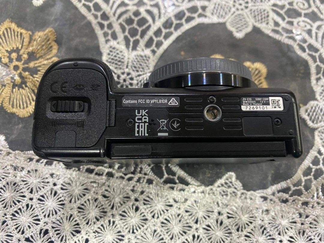 Sony ZVE-10, Photography, Cameras on Carousell