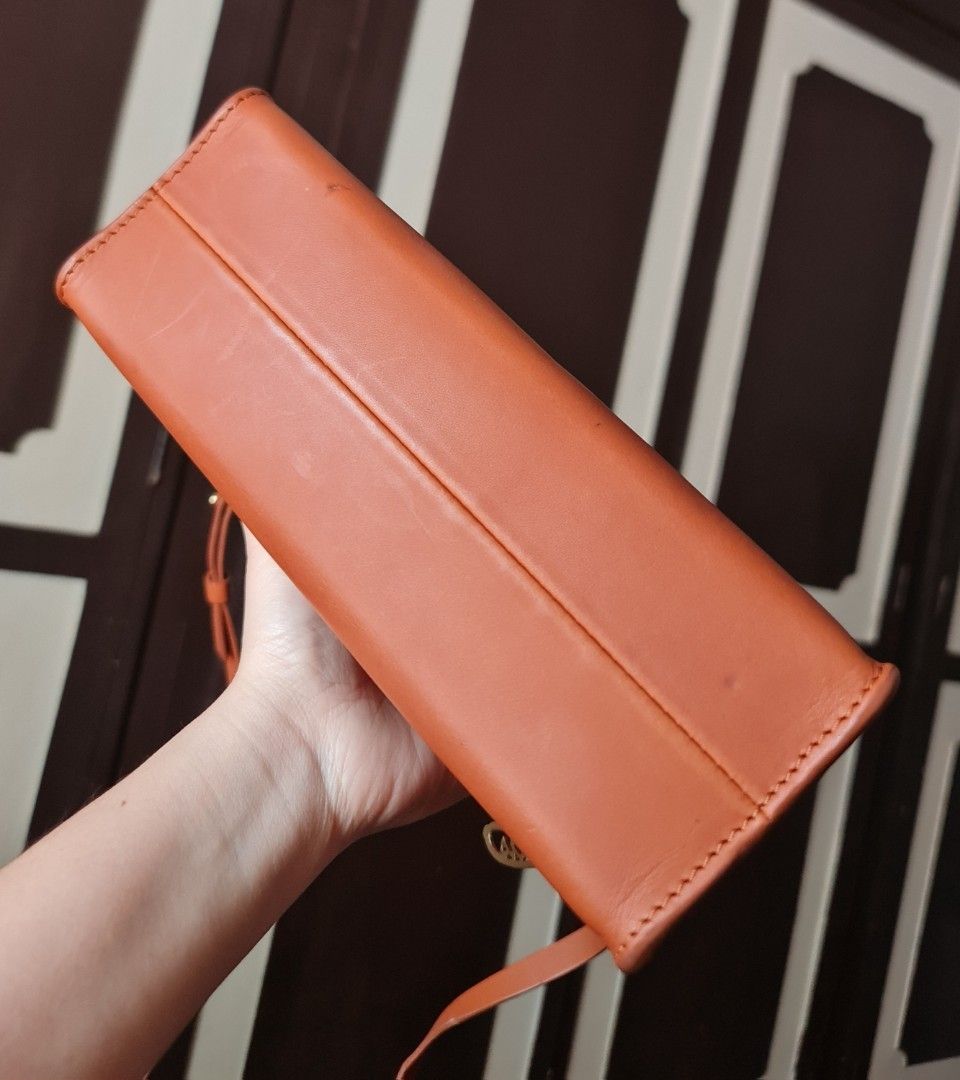 Sophie Hulme Leather Clutch Bag in Orange, Women's Fashion, Bags & Wallets,  Shoulder Bags on Carousell