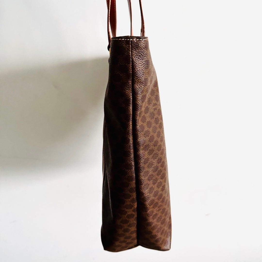Celine logo tote online