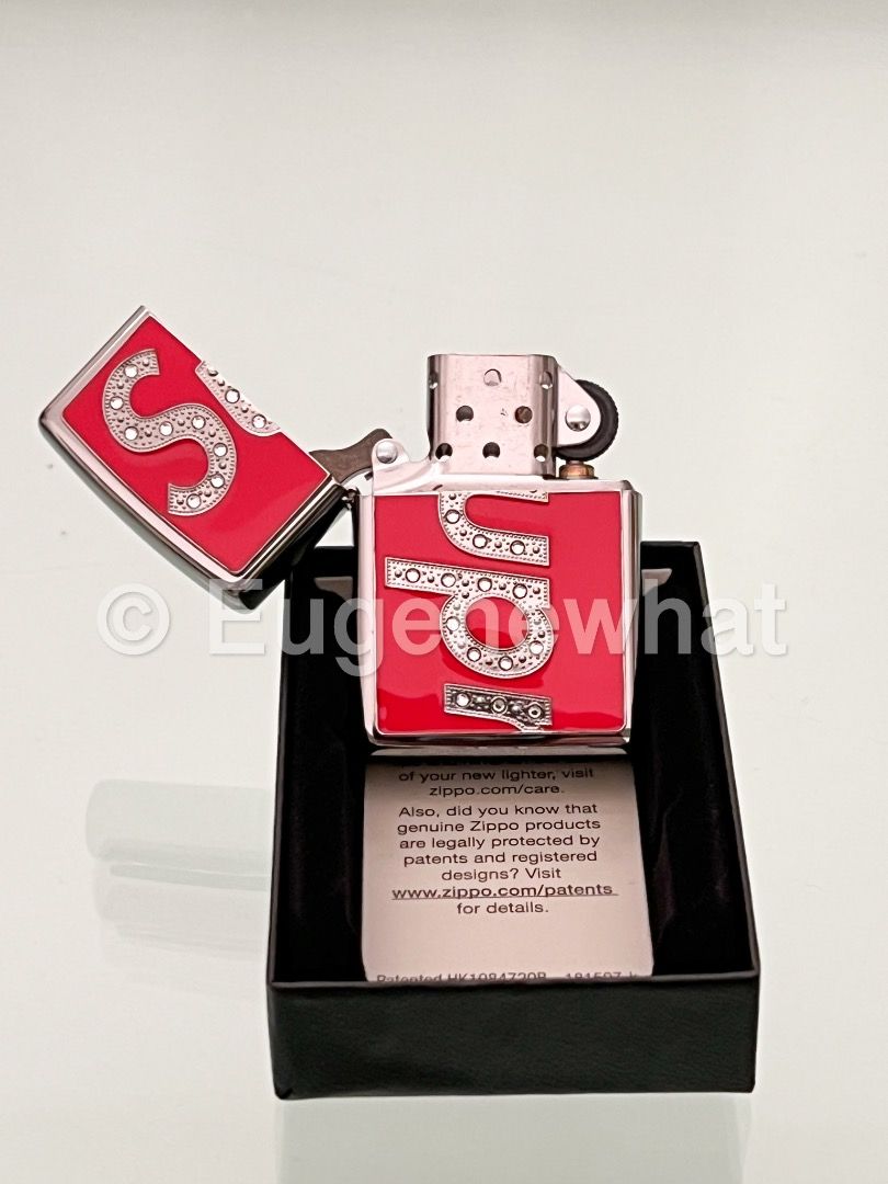 Supreme x Swarovski x Zippo lighter, 名牌, 飾物及配件- Carousell