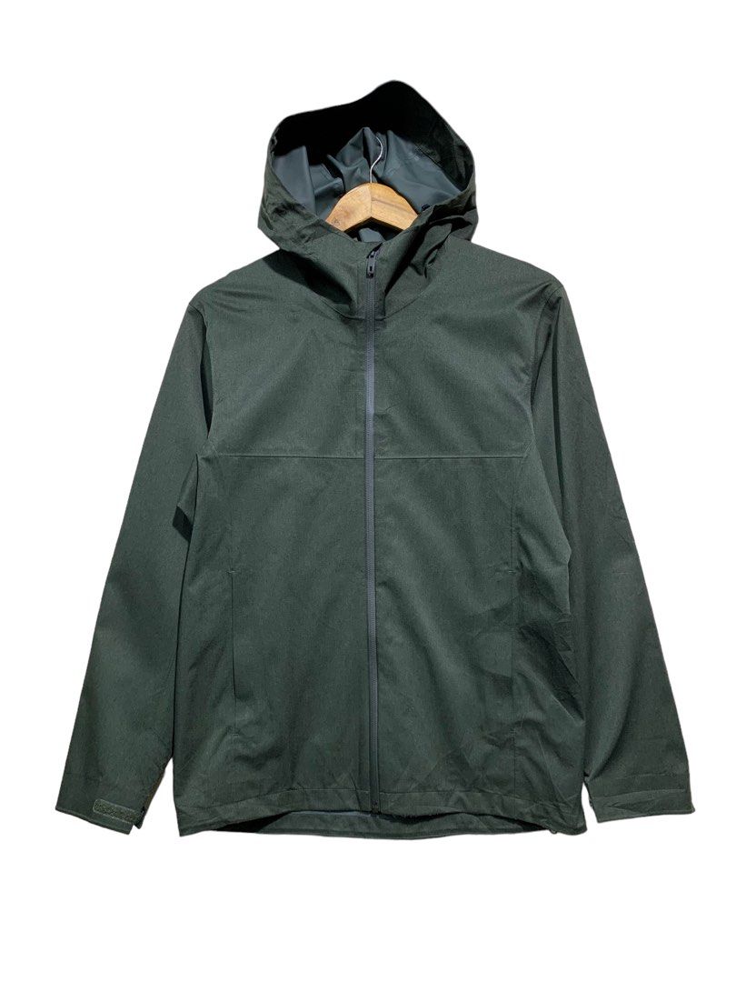 Uniqlo clearance blocktech raincoat