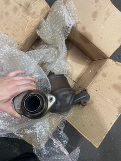 Used Honda Vezel RU1/RU3 catalytic convertor