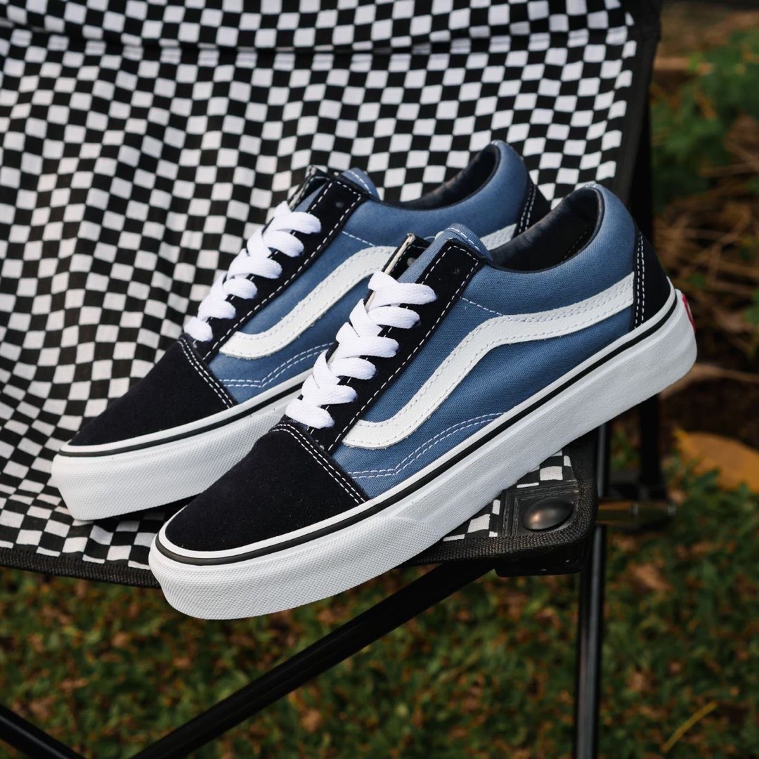 Vans Oldskool Classic Navy, Fesyen Pria, Sepatu Sneakers di