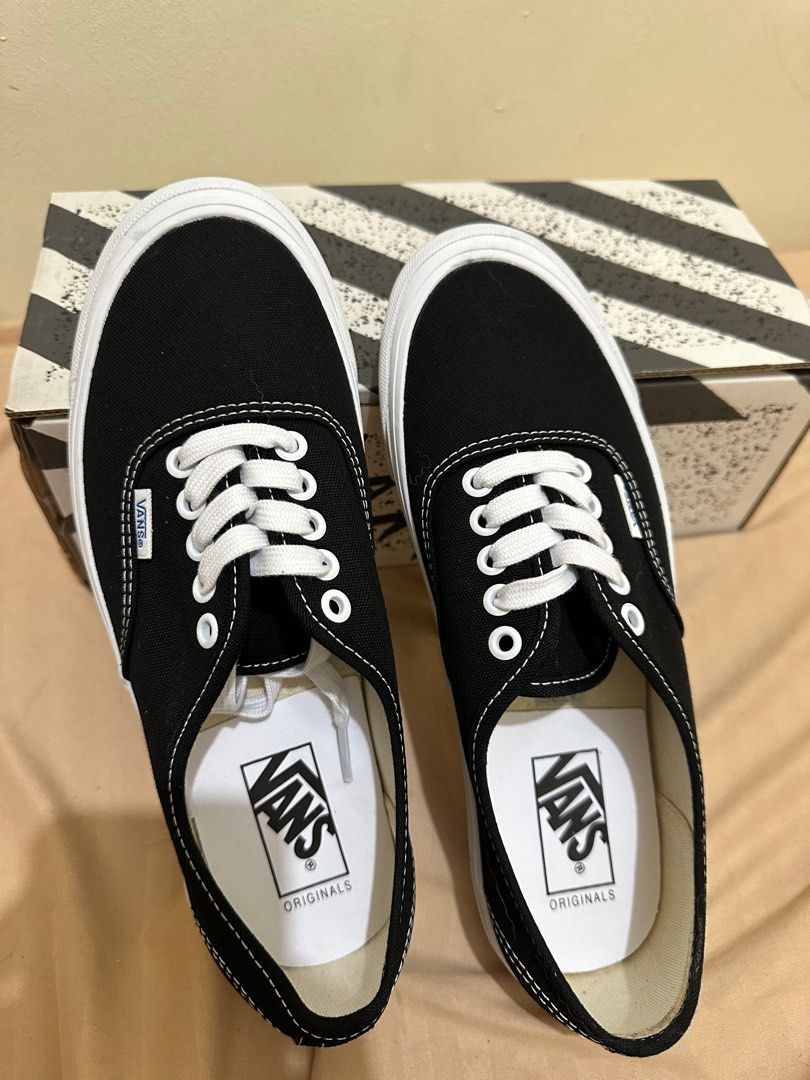 Vans authentic size 8 top