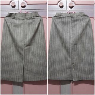 Vintage Vibe Gray Stripes V-Waist Belted Tweed Skirt with Pearl Buttoned Back Slit