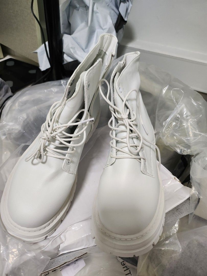 size41 new white boots Women s Fashion Footwear Boots on Carousell