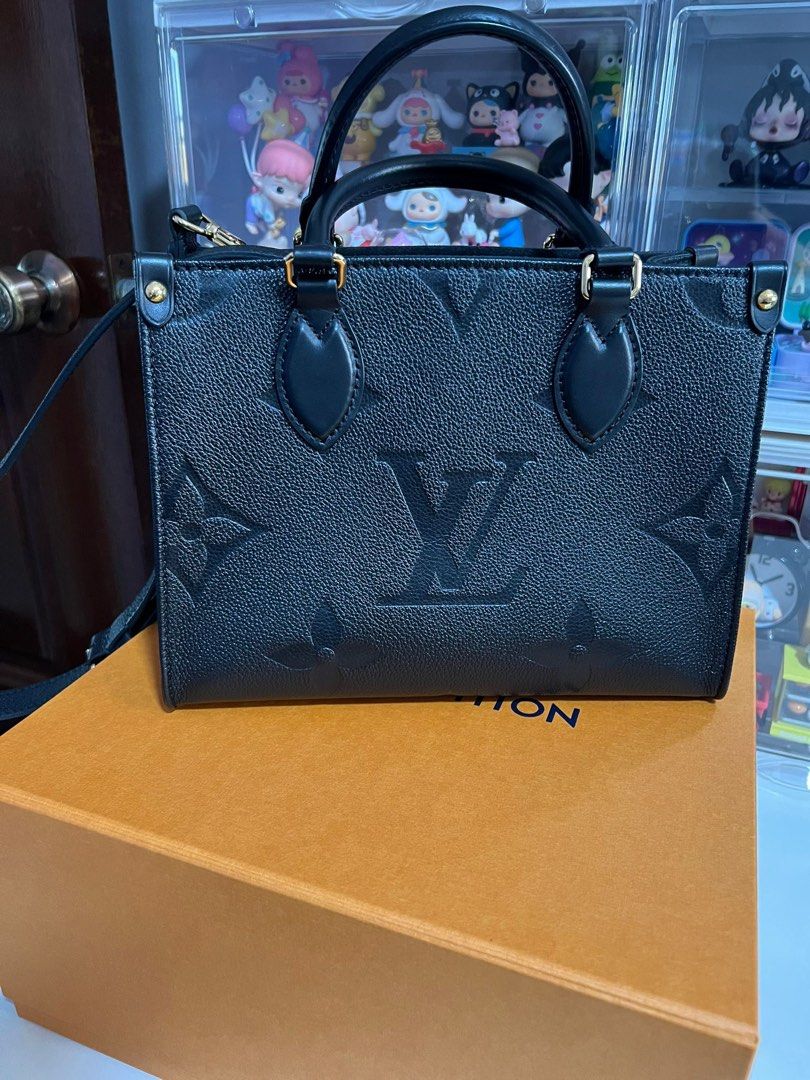 Sold at Auction: Louis Vuitton, Louis Vuitton Monogram Luca Purse Bag Tote