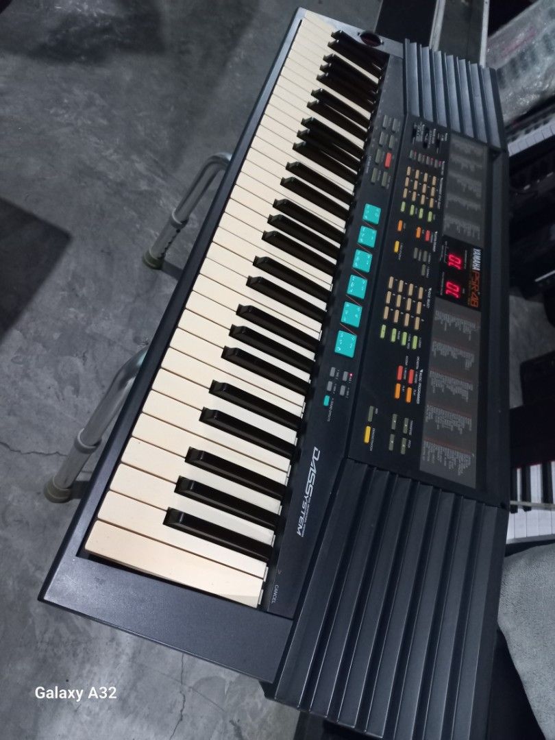 Yamaha PSR-48 Portable 61-Key Piano Keyboard, Hobbies & Toys, Music ...