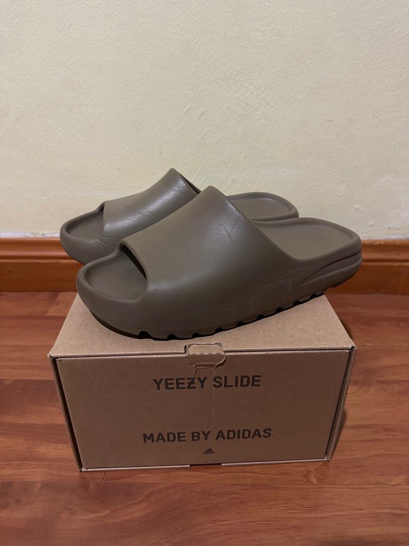 Earth yeezy 2025 slides