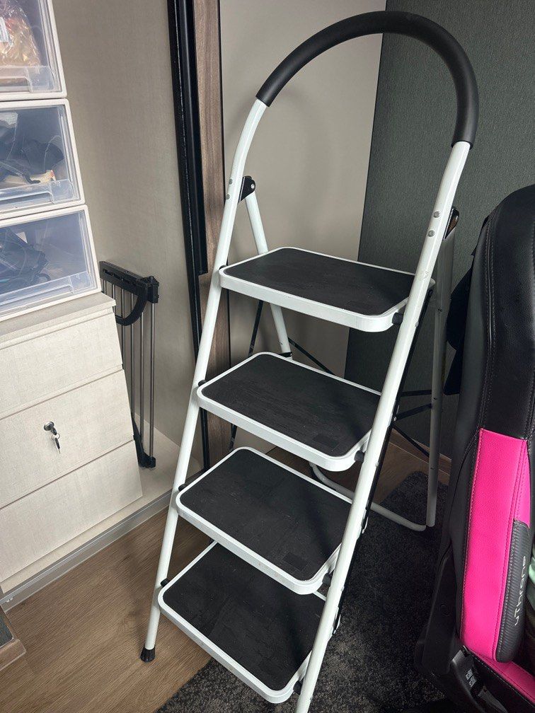Bergman step deals ladders