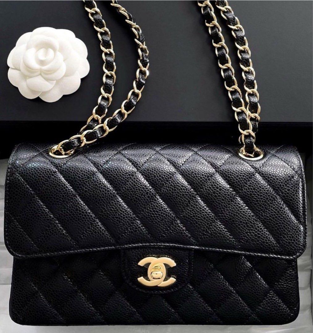 🆕 AUTHENTIC CHANEL SMALL CLASSIC FLAP BLACK CAVIAR IN GOLD