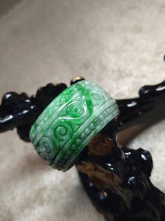 天然A貨翡翠仿古雕辣綠扳指64193536259970110