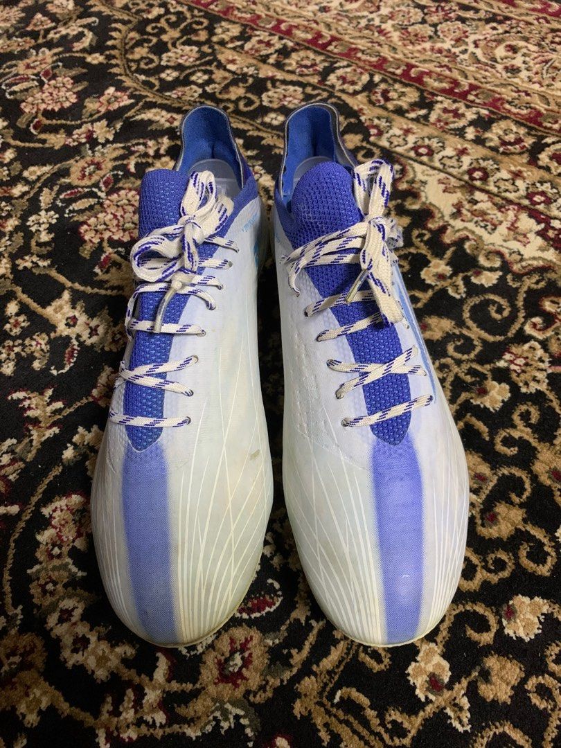 Three stripe discount life adidas cleats