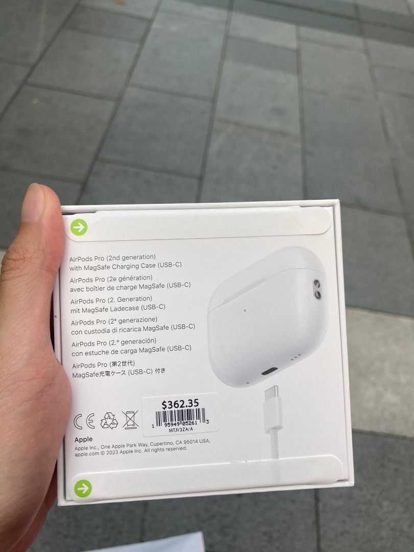 Apple AirPods Pro (2nd generation) with MagSafe Charging Case (USB-C) 2023