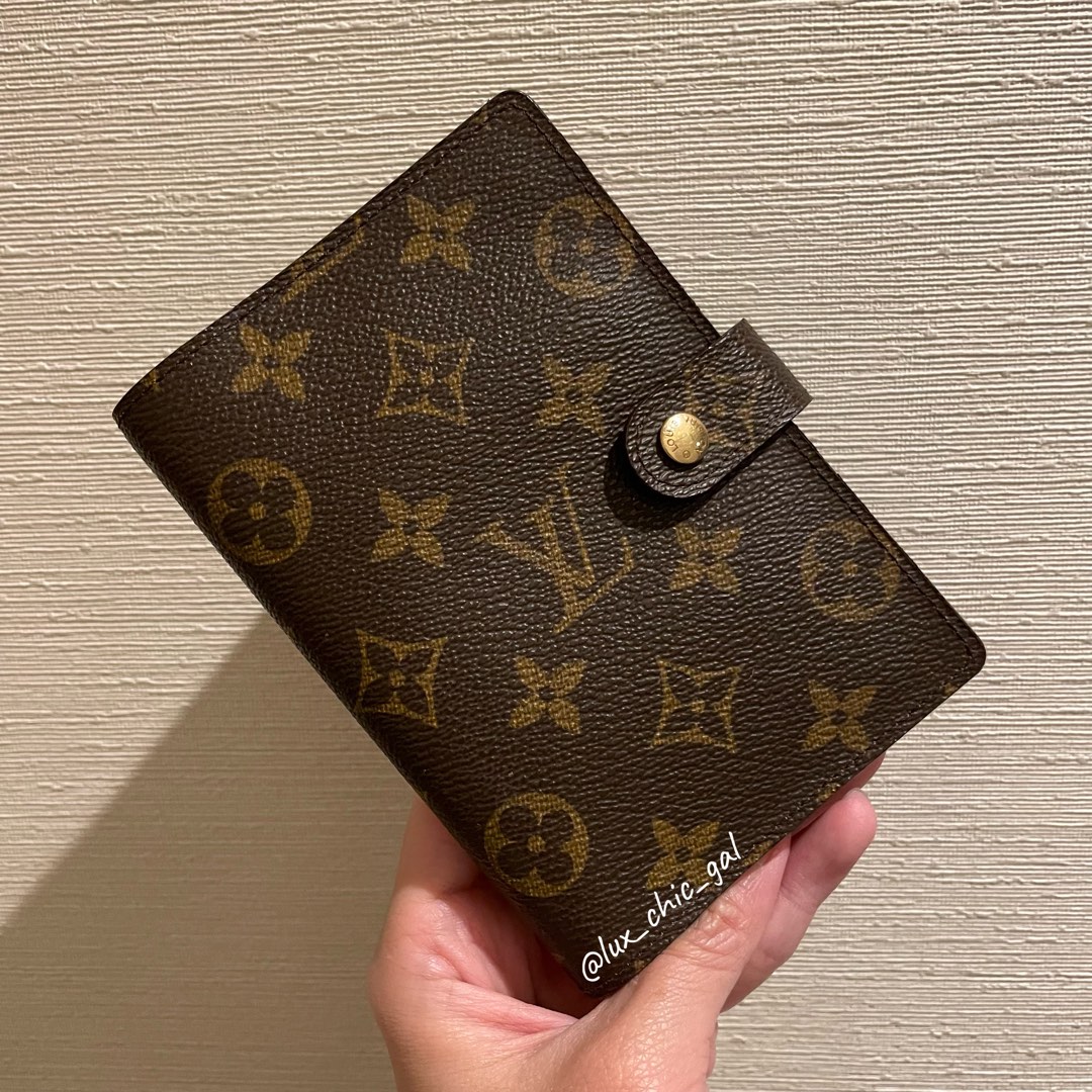 AUTHENTIC LV LOUIS VUITTON Monogram Agenda /Planner /Organizer /Passport  Cover, Luxury, Bags & Wallets on Carousell