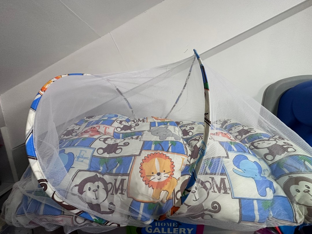 Little Stars Printed Bed For Babies With Mosquito Net And Pillows main image 1
