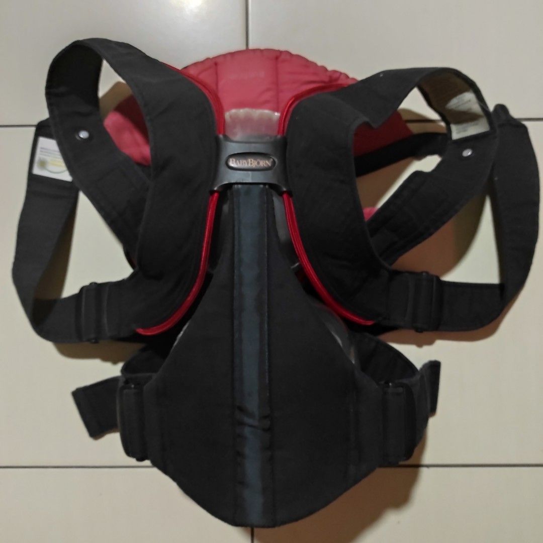 Babybjorn Baby Carrier Active Black Red. Art no 026164