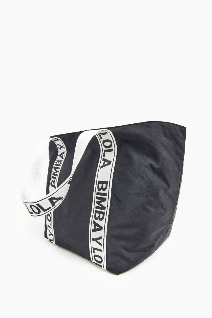 Bimba Y Lola tote bag (Category: Tote Bags) located in Singapore. Submitted by goodhearthug (Listing ID 1258642009, Image 3). Description: we are selling Bimba bags, do click my shop name to view others designs , new designs will update from time to time . do visit my shop if you want to buy Bimba bags with discounted retailed price. Brand New, 100% Authentic retail price $345 , no discount selling here $ 190, help you save a lot. measurement 56*