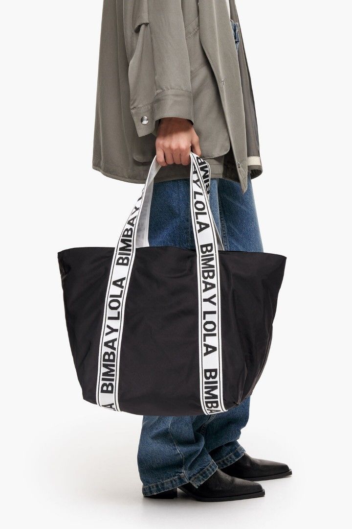 Bimba Y Lola tote bag (Category: Tote Bags) located in Singapore. Submitted by goodhearthug (Listing ID 1258642009, Image 1). Description: we are selling Bimba bags, do click my shop name to view others designs , new designs will update from time to time . do visit my shop if you want to buy Bimba bags with discounted retailed price. Brand New, 100% Authentic retail price $345 , no discount selling here $ 190, help you save a lot. measurement 56*