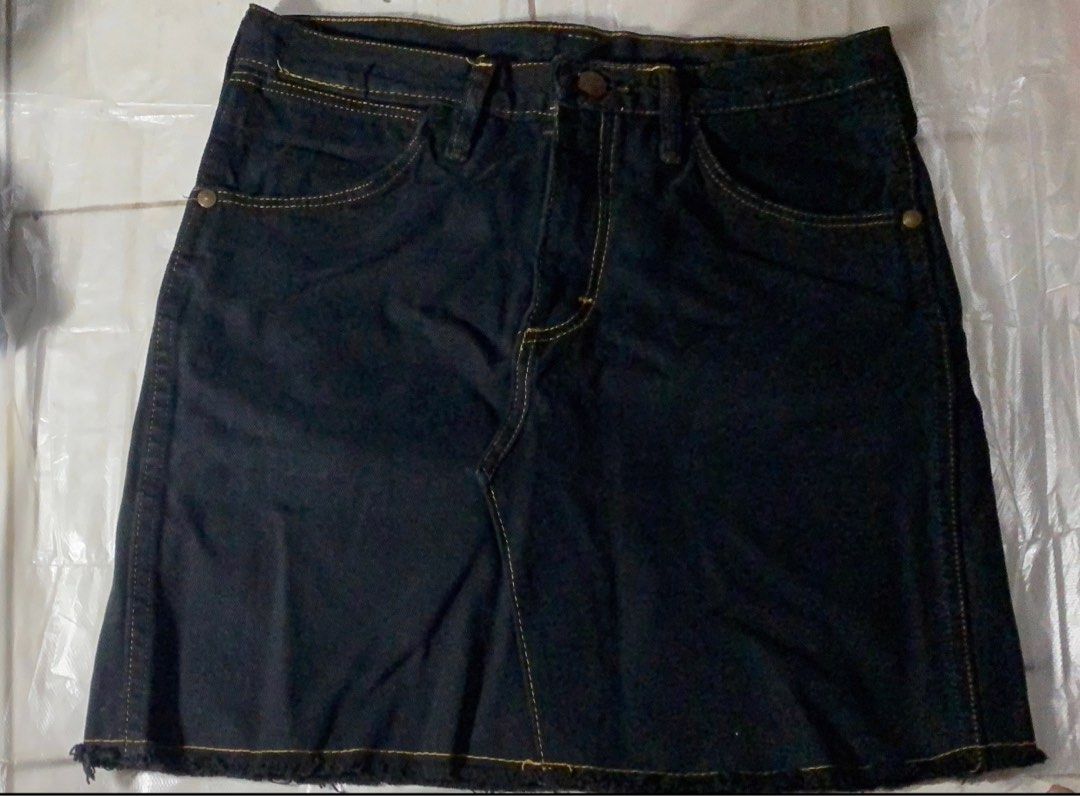 Black Hard Denim Skirt (Category: Skirts) located in Pasig City. Submitted by chaesoons (Listing ID 1258615835, Image 1). Description: decluttering sale size: 27-28 used once for delivery: direct ggx sco sdd.