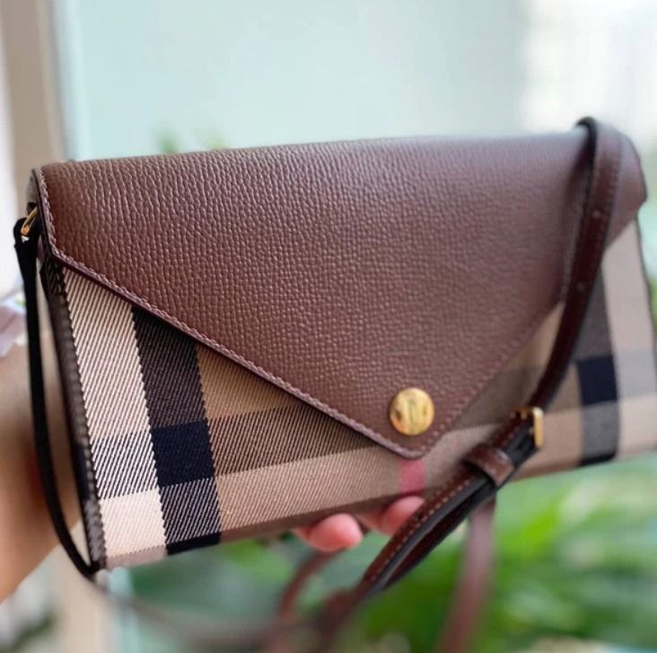 Burberry leather and house check wallet with detachable strap 2025