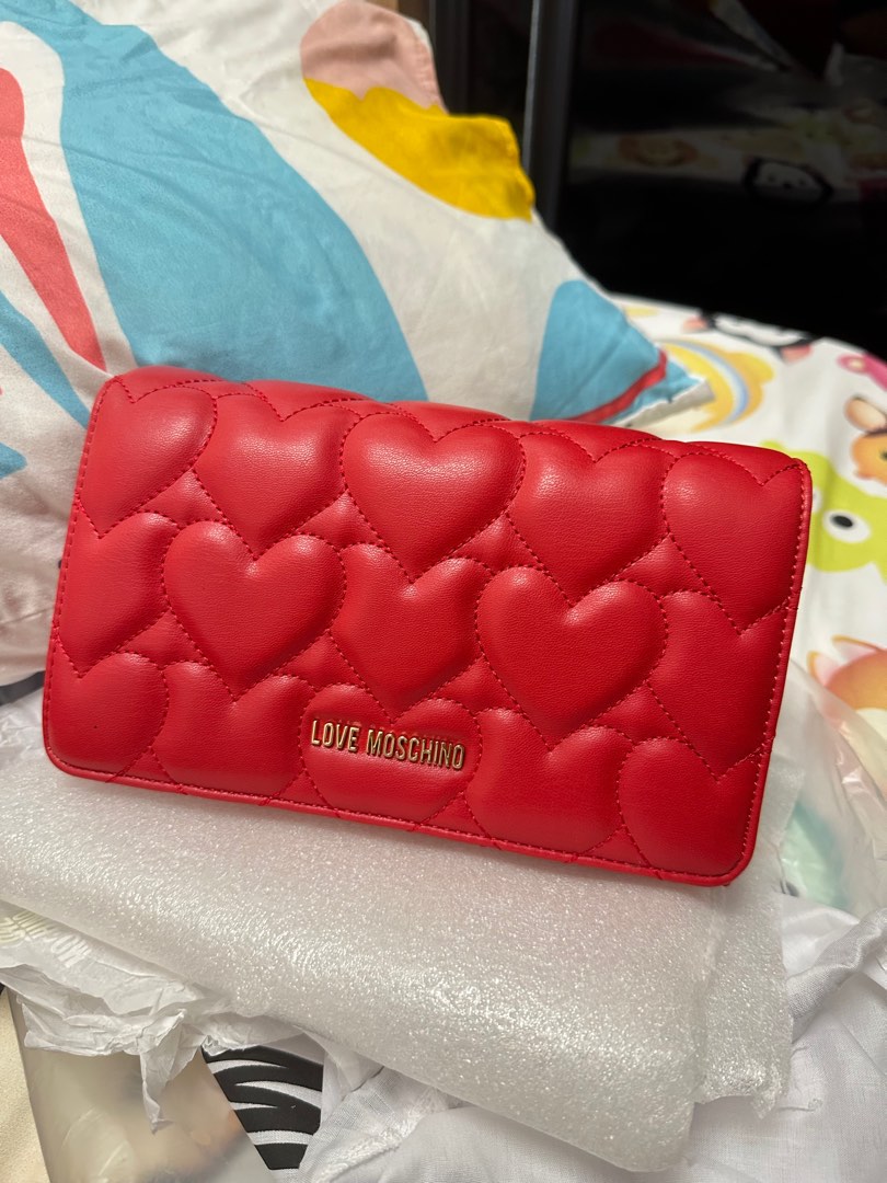 Love moschino red quilted bag store