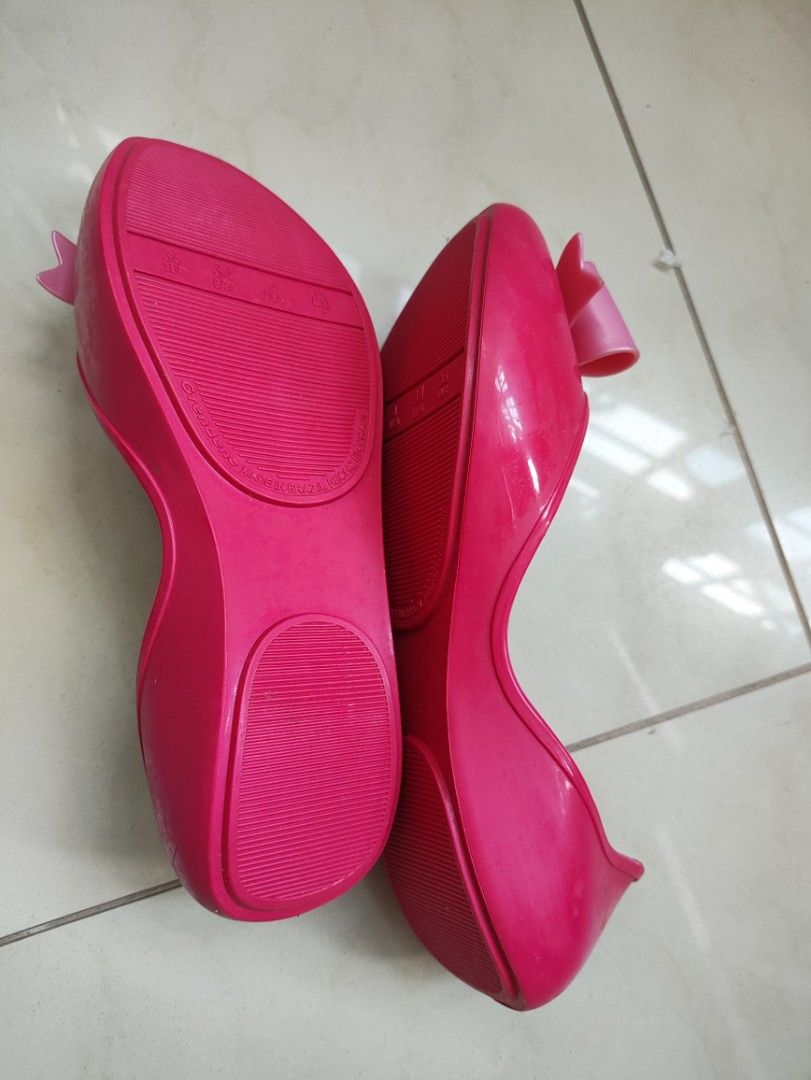 Red hotsell zaxy shoes