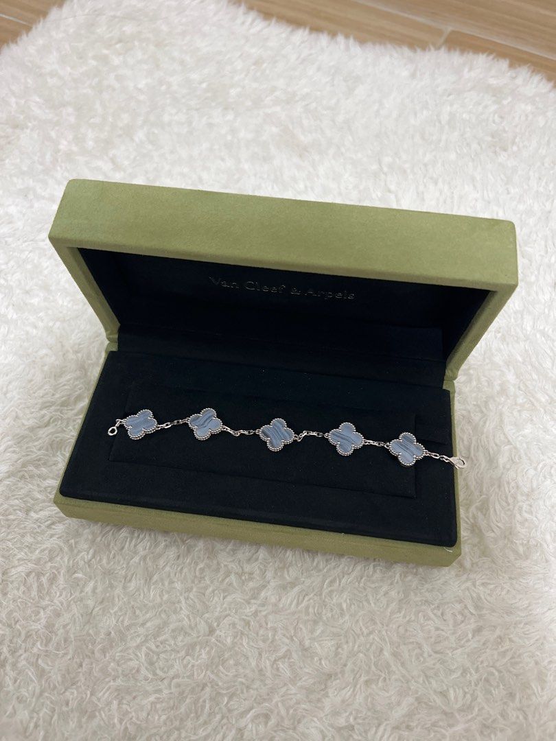 Chalcedony Vintage Alhambra bracelet 5 motifs Women s Fashion