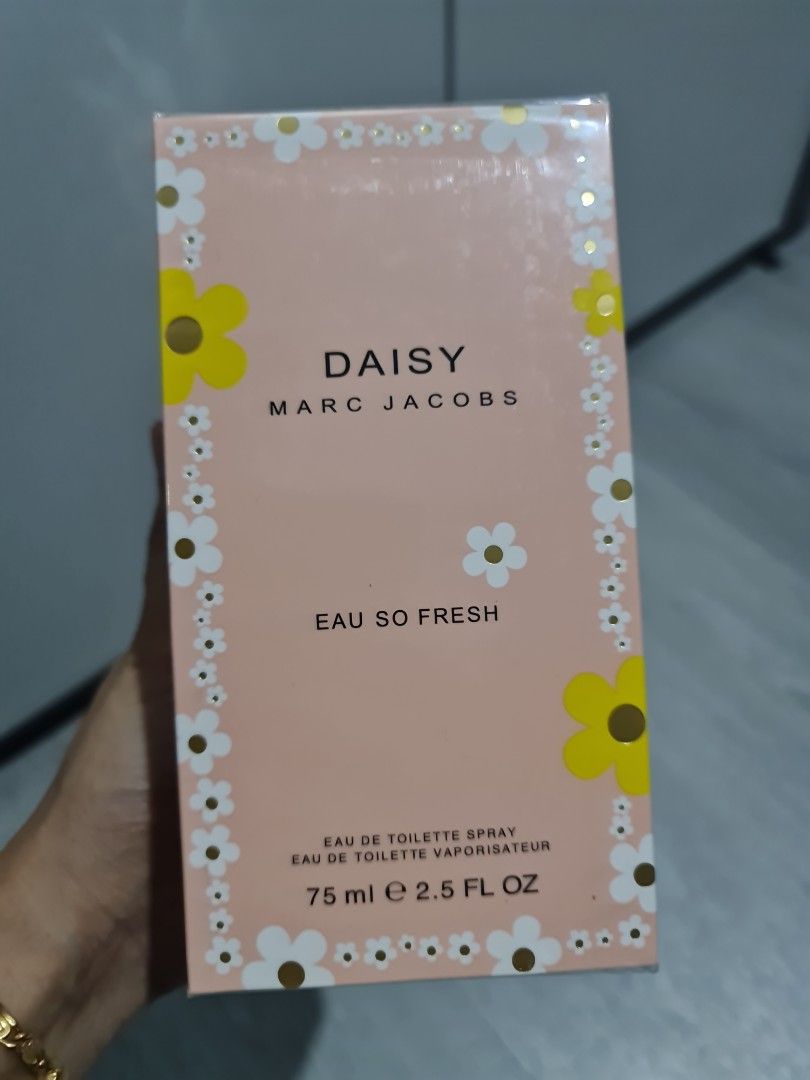 Daisy pink (Category: Fragrance & Deodorants) located in Singapore. Submitted by queen225 (Listing ID 1258569688, Image 3). Description: .
