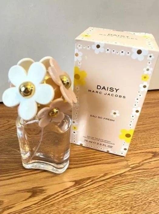 Daisy pink (Category: Fragrance & Deodorants) located in Singapore. Submitted by queen225 (Listing ID 1258569688, Image 2). Description: .