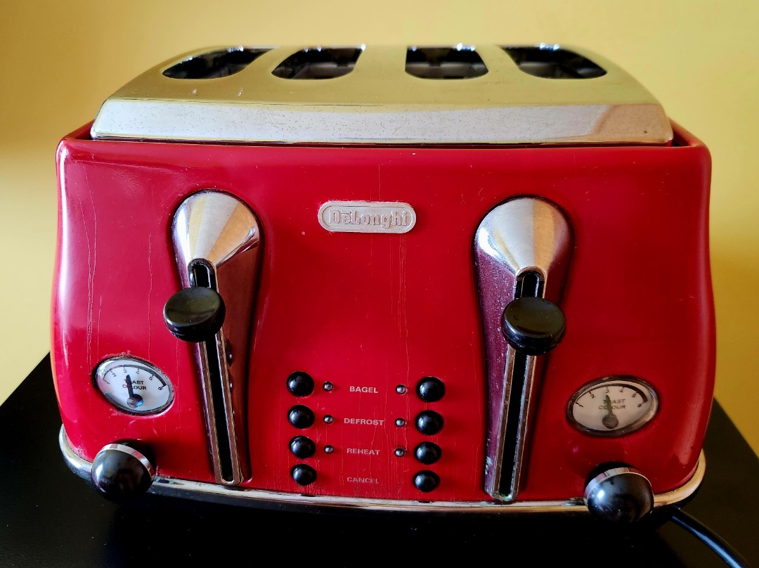 Delonghi CTO4003R Icona 4 Slice Toaster Red, TV & Home Appliances