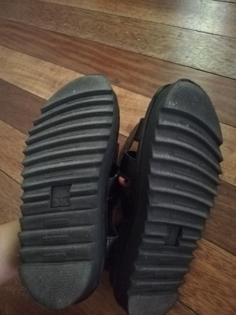 Doc martens blaire sandals (Category: Sandals) located in Mandaluyong City. Submitted by g.please (Listing ID 1258595746, Image 3). Description: Selling one of my favourite sandals because it's too big for me. It's still in good condition, but with slight heel drag. Last price posted :).