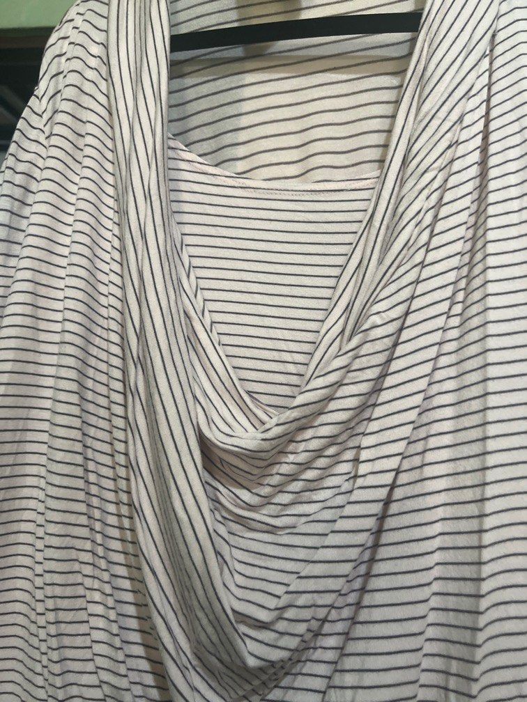 Elin Breastfeeding / Nursing / Maternity Top (Category: Breastfeeding & Bottle Feeding) located in Quezon City. Submitted by shopkyph (Listing ID 1258714303, Image 2). Description: Elin Breastfeeding / Nursing / Maternity Top Size: Small.