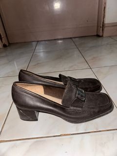 Ferragamo shoes 37