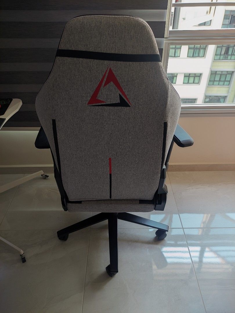 Triton gaming 2025 chair