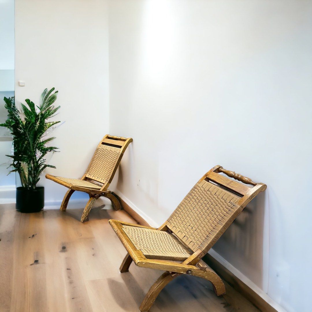 Mini lounge shop chair