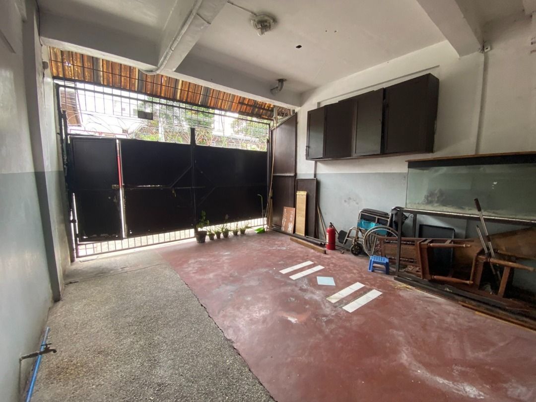 FOR SALE 2 STOREY TOWNHOUSE IN BRGY. MAHARLIKA, STA MESA HEIGHTS QUEZON