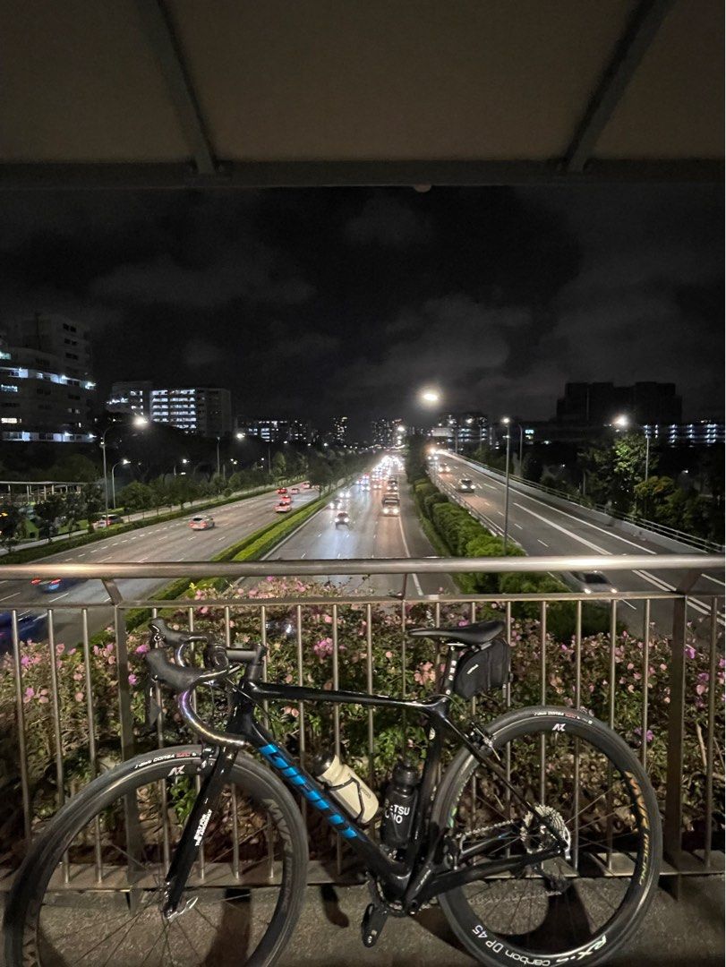 GIANT TCR ADV2 KOM