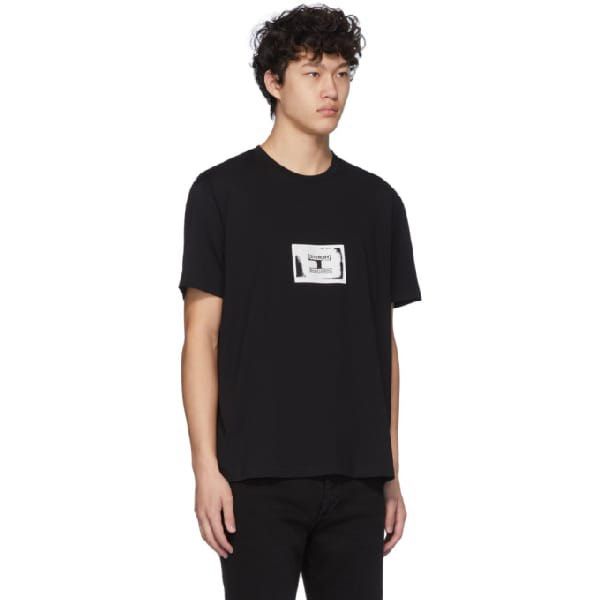 Givenchy uomo best sale t shirt