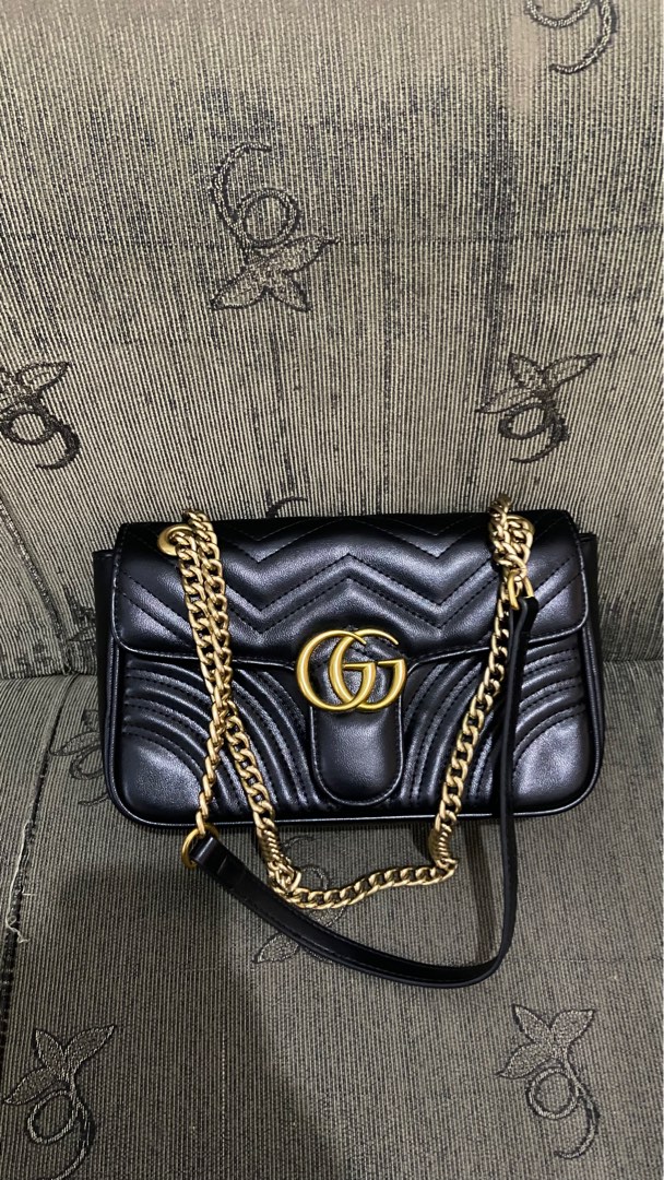 Gucci marmont black best sale medium