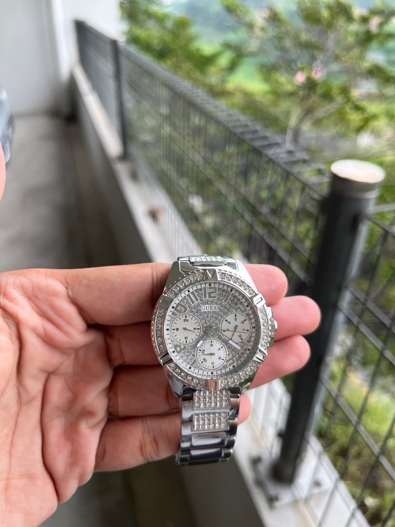 Silver watch guess 2025