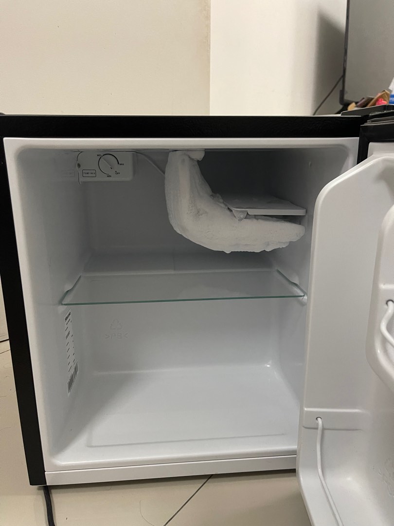 Hisense Mini Fridge, Furniture & Home Living, Furniture, Other Home