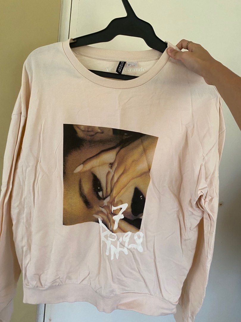H&m ariana grande sweatshirt store