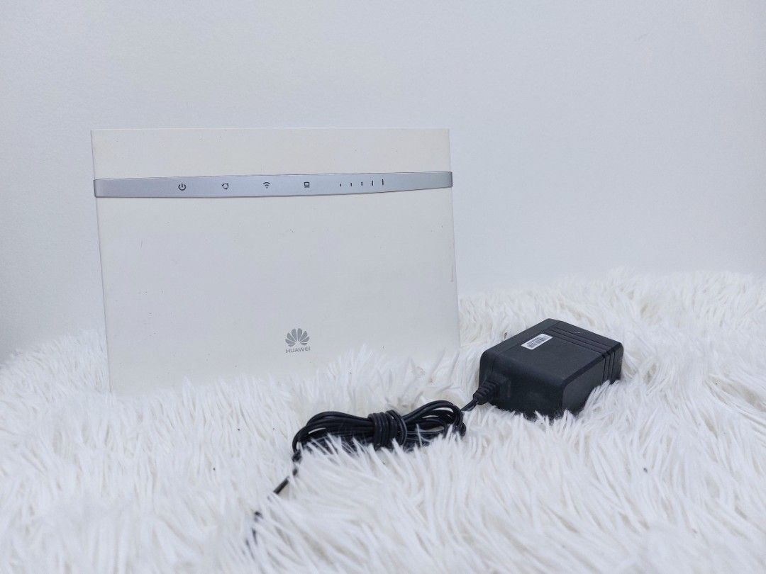 HUAWEI B525s-65A White Mamba, Computers & Tech, Desktops on Carousell