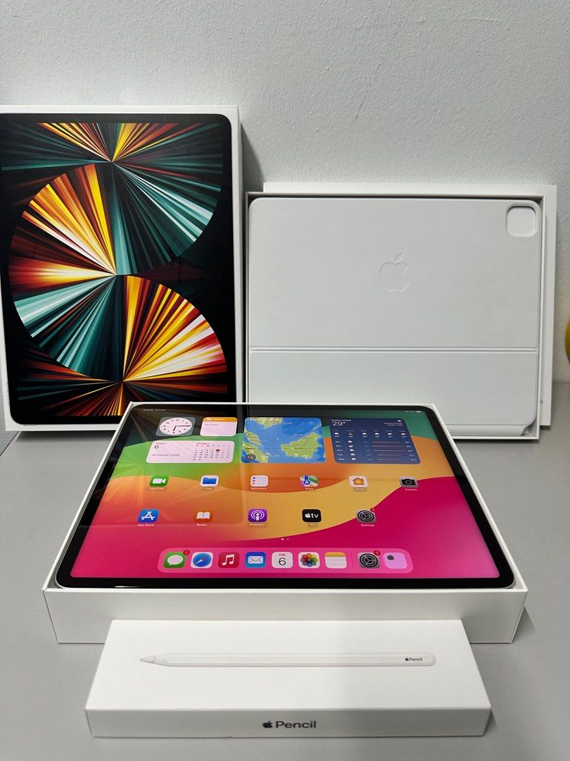 【MagicKeyboard付き】iPadPro4世代12.9インチ/256GBカラースペースグレー