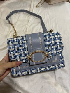 (Category: ) located in . Submitted by krys.closet (Listing ID 1258644496, Image 1). Description: .