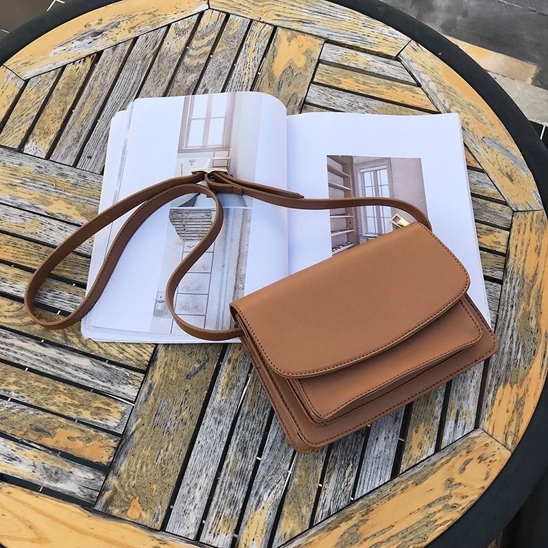 CD classic color sling bag, Women's Fashion, Bags & Wallets, Cross-body  Bags on Carousell